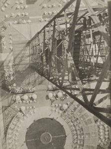 Aliran-Konstruktivisme-Radio-Tower-Berlin-karya-László-Moholy-Nagy