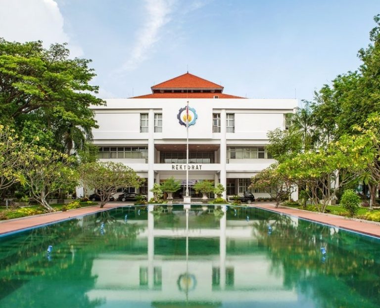 5 Universitas Negeri Terbaik di Indonesia Beserta Prestasinya