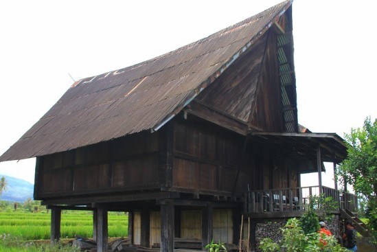 Rumah Tatahan