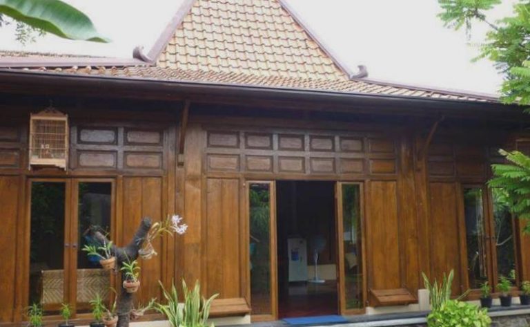 5 Rumah Adat Jawa Tengah & Penjelasannya - HaloEdukasi.com