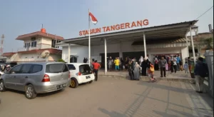Stasiun Kereta Api Tangerang