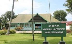 Museum Lapawawoi, Peninggalan Kerajaan Bone