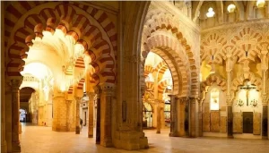 Masjid agung Cordoba peninggalan kerajaan Islam di Eropa 