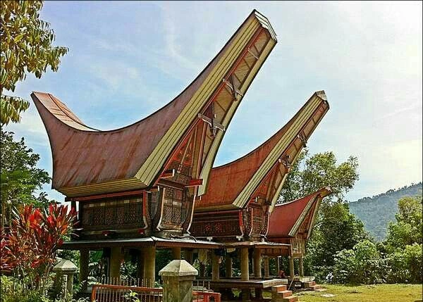 Rumah Tongkonan Suku Toraja