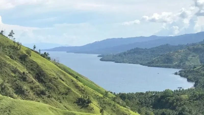 Gunung Sahuwai, Gunung di Maluku