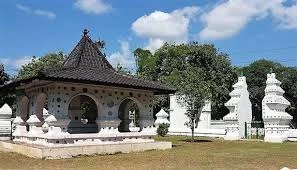 Keraton Kanoman, Peninggalan Kerajaan Cirebon